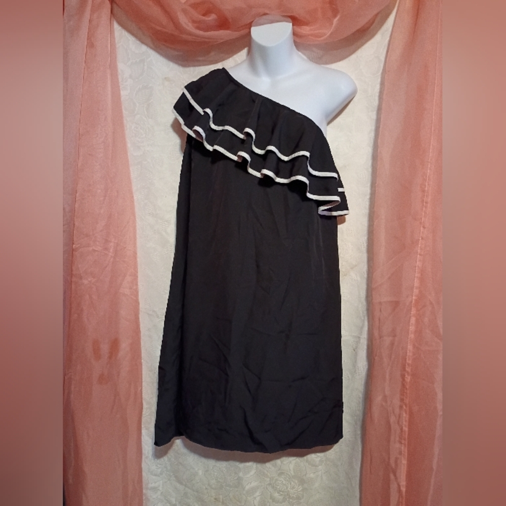 🛍️ BUNDLE ONLY🛍️SHEIN Black & White Ruffled One-Shoulder Dress